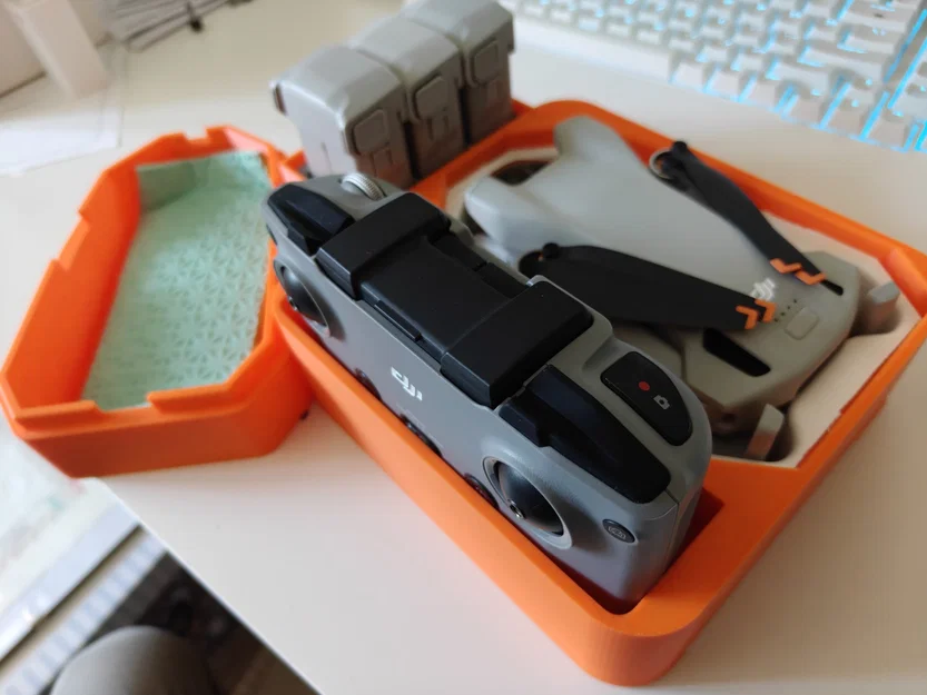 Hộp đựng DJI Mini 3, remote, pin và sạc - Image 1