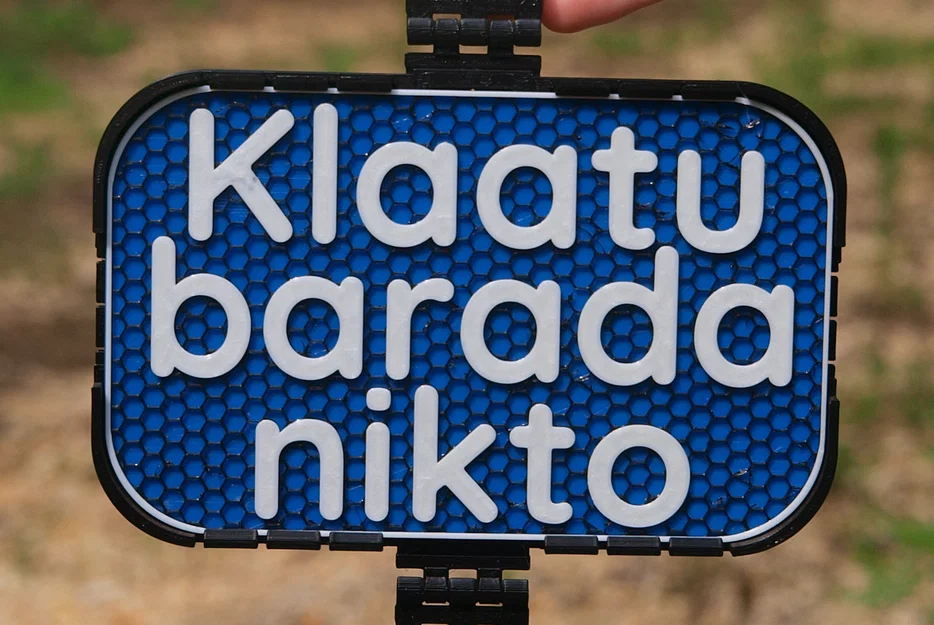 Bảng hiệu "Klaatu Barada Nikto" - Image 1
