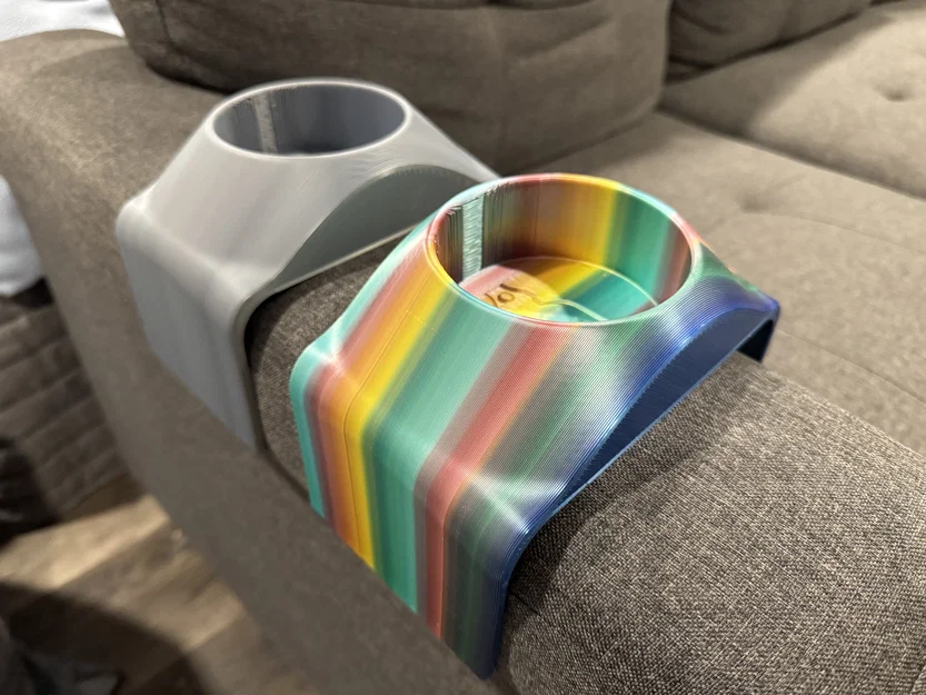 Khay Giữ Cốc Trên Tay Vịn Ghế Sofa - Image 1