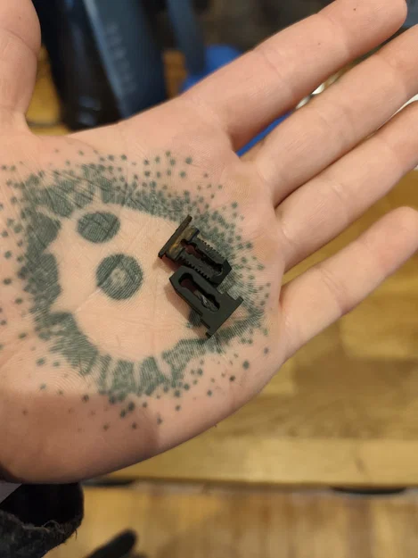 Kẹp nhựa lưới tản nhiệt Audi 80 B3 (OEM 893853663A) - File 3D in tại nhà - Image 5