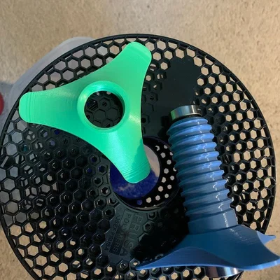 Giá Đỡ Cuộn Nhựa Cho Hộp Chống Ẩm Rubbermaid 21 Cup