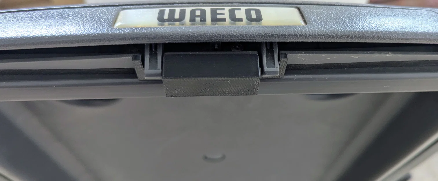 Miếng chặn khe thông gió cho thùng lạnh Waeco (Dometic) - Image 1