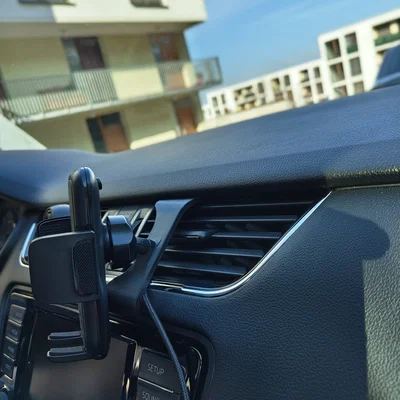 Giá đỡ điện thoại cho Skoda Octavia 3 (Dùng được với ngàm cơ hoặc MagSafe)