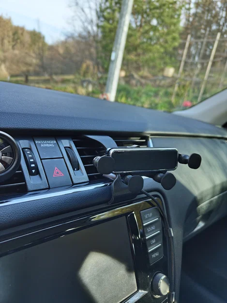 Giá đỡ điện thoại cho Skoda Octavia 3 (Dùng được với ngàm cơ hoặc MagSafe) - Image 3