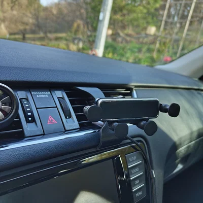 Giá đỡ điện thoại cho Skoda Octavia 3 (Dùng được với ngàm cơ hoặc MagSafe)