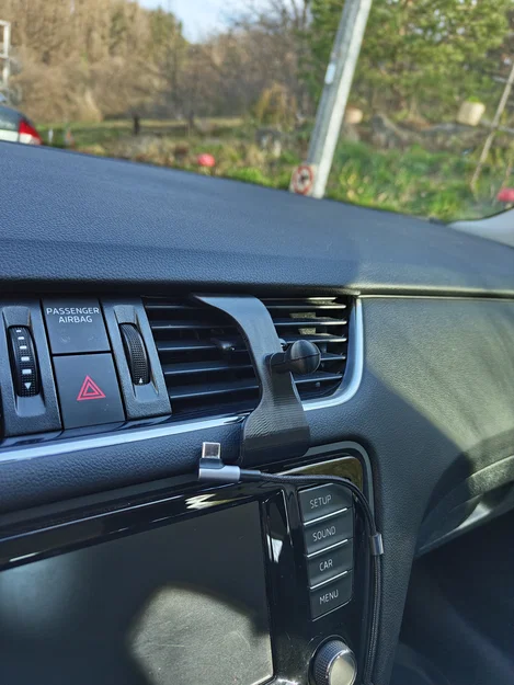 Giá đỡ điện thoại cho Skoda Octavia 3 (Dùng được với ngàm cơ hoặc MagSafe) - Image 5