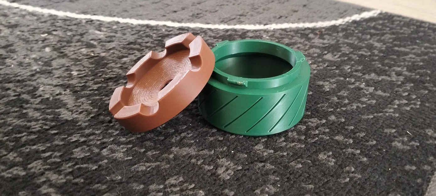 Gạt tàn thuốc lá cầm tay với cơ chế khóa xoay thông minh - Image 4