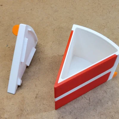 Hộp Đựng Hình Miếng Bánh Ngọt (Cake Slice Shaped Container)