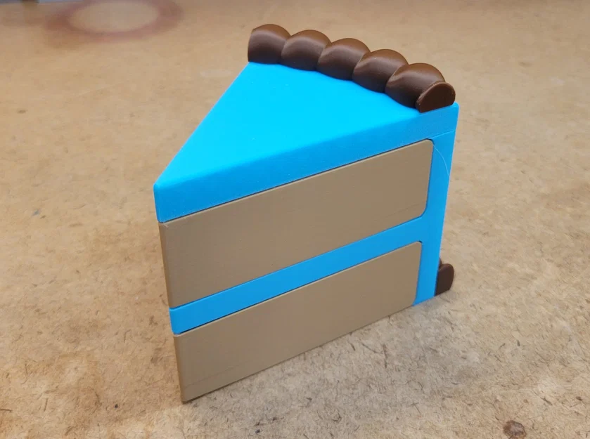 Hộp Đựng Hình Miếng Bánh Ngọt (Cake Slice Shaped Container) - Image 7