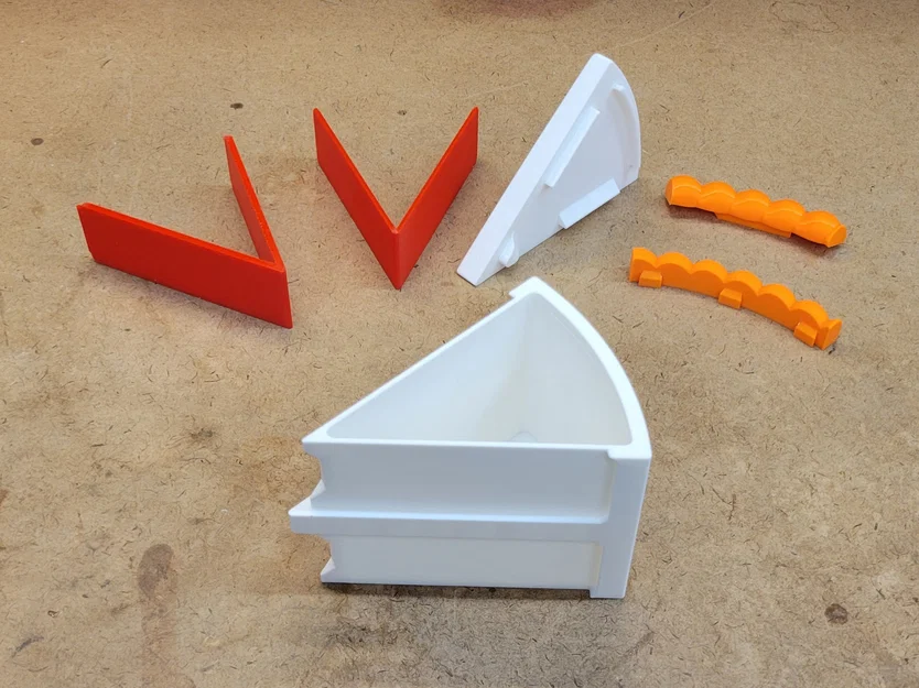 Hộp Đựng Hình Miếng Bánh Ngọt (Cake Slice Shaped Container) - Image 8