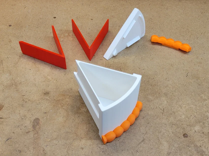 Hộp Đựng Hình Miếng Bánh Ngọt (Cake Slice Shaped Container) - Image 9