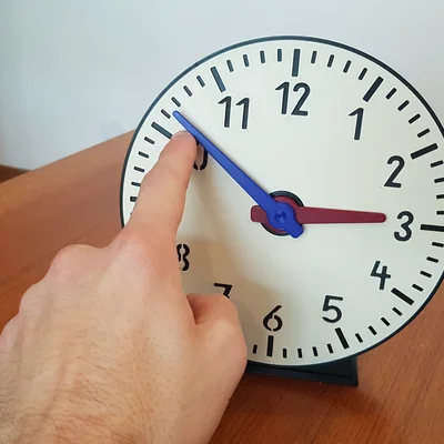 Đồng hồ giáo dục cơ khí (Educational clock)