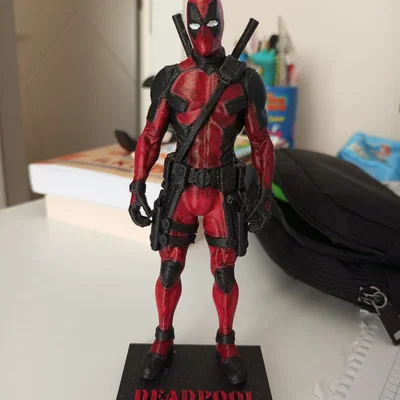 Đế trưng bày mô hình Deadpool in 3D cực chất và chắc chắn