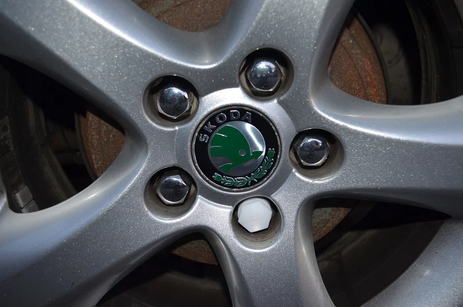 Nắp chụp bu lông mâm xe cho Skoda Fabia đời 2 (3D Model) - Image 1