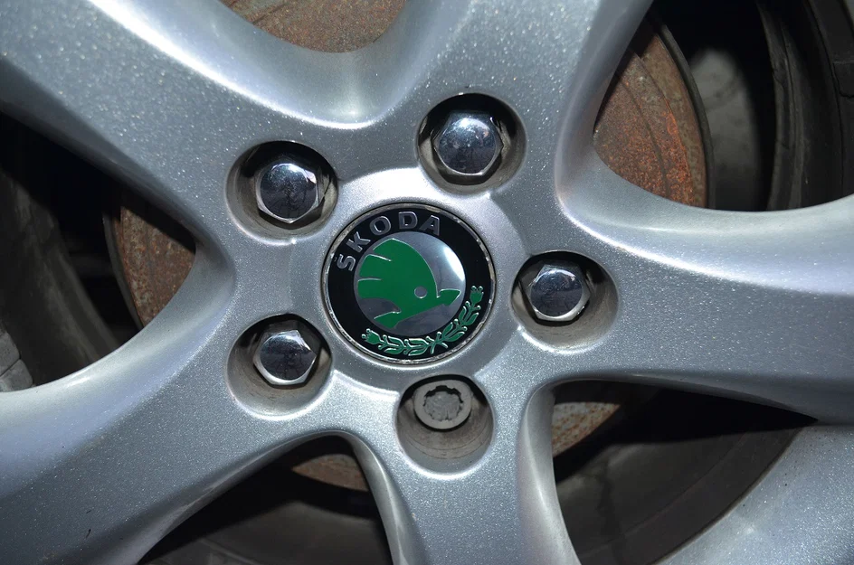 Nắp chụp bu lông mâm xe cho Skoda Fabia đời 2 (3D Model) - Image 3