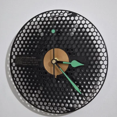 Đồng hồ treo tường từ lõi cuộn Prusament (Prusament Spool Clock)