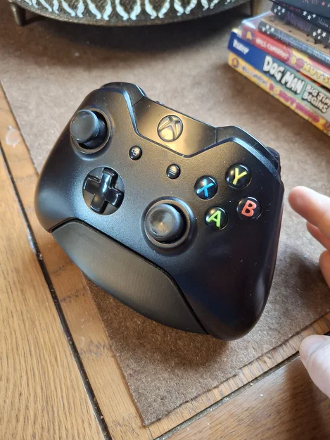 Đế giữ tay cầm Xbox kết hợp ngăn chứa đồ tiện dụng - Image 1