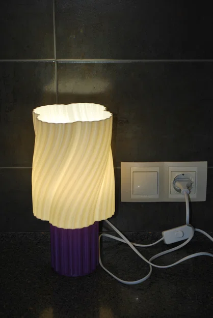 Đèn ngủ để bàn thiết kế xoắn ốc 3D hiện đại - Image 2