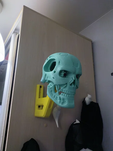 Giá treo mũ bảo hiểm hình Terminator độc đáo cho fan in 3D - Image 2