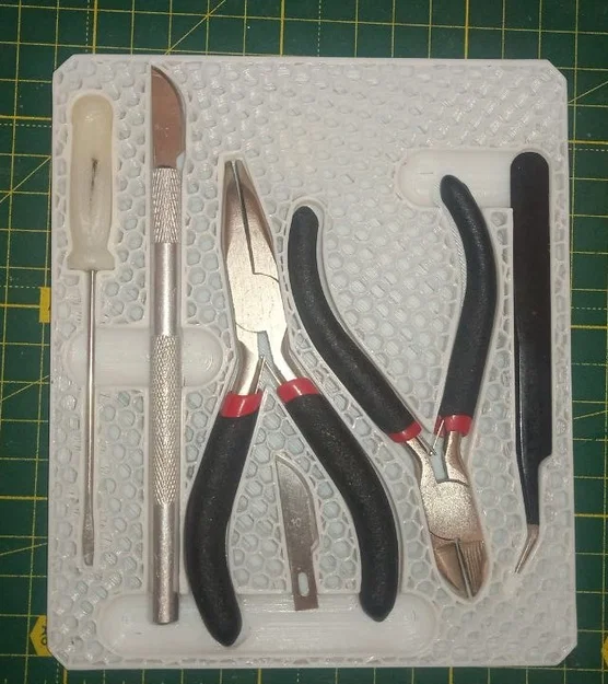 Hộp đựng dụng cụ (Toolbox) - Image 1