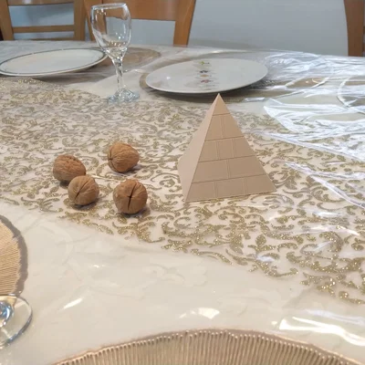 Tô đựng hạt Passover độc đáo