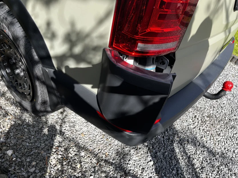 Nắp che cản sau ẩn (Stealth Bumper Door) cho VW Transporter T6 - Image 1