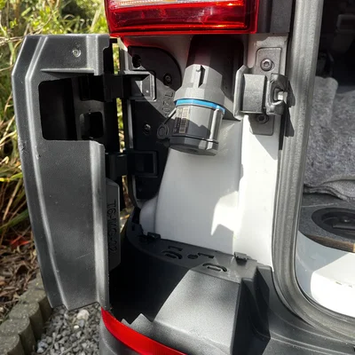 Nắp che cản sau ẩn (Stealth Bumper Door) cho VW Transporter T6