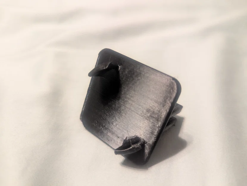 Ngàm gắn kệ/vách ngăn cho thùng Sterilite 1693 - Image 3