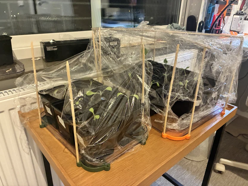 Bộ Chắn Cây Giống Chống Mèo Cùng Chân Đế Cọc 5mm - Image 1