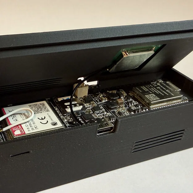 Vỏ hộp (Case) cho Lilygo T-A7670 R2 - Image 1