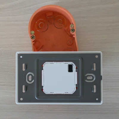 Adapter gắn Sonoff NSPanel Pro 120 cho đế âm tường 68mm