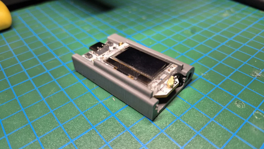 Giá đỡ tối giản cho Heltec V3 kèm ăng-ten - Image 1