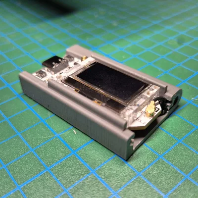 Giá đỡ tối giản cho Heltec V3 kèm ăng-ten