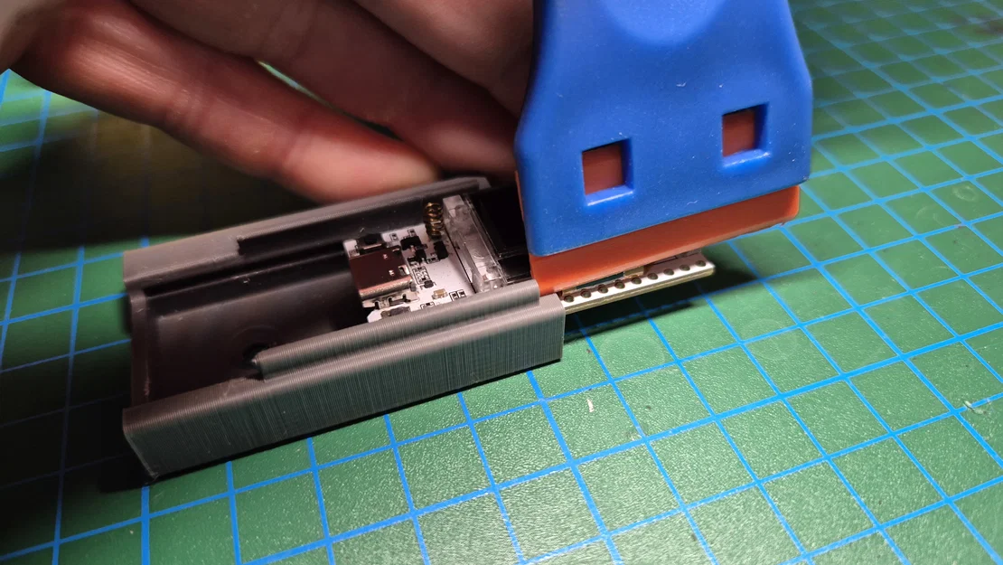 Giá đỡ tối giản cho Heltec V3 kèm ăng-ten - Image 6