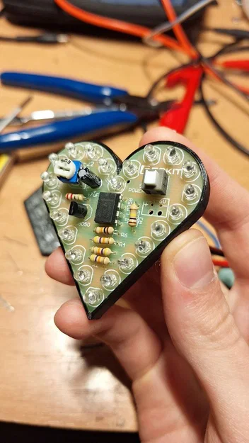 Giá đỡ đơn giản cho bộ kit LED trái tim tự lắp ráp - Image 3