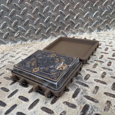 Hộp Đựng Bài Tây Rugged Bronze