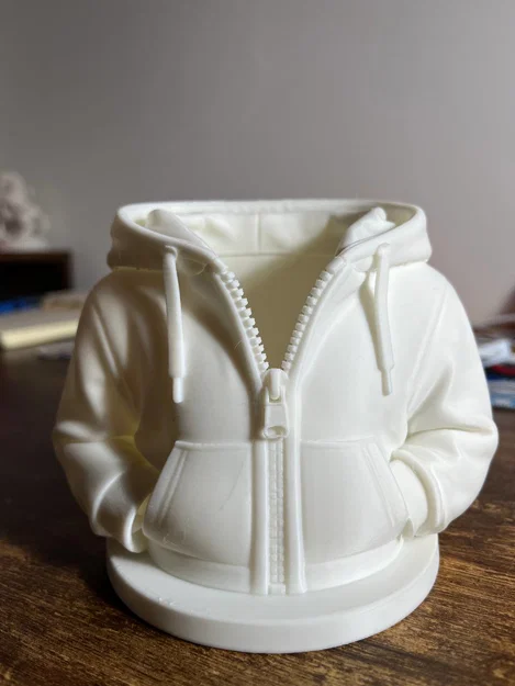 Lọ cắm bút 3D hình chiếc áo Hoodie độc đáo cho bàn làm việc - Image 1