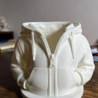 Lọ cắm bút 3D hình chiếc áo Hoodie độc đáo cho bàn làm việc