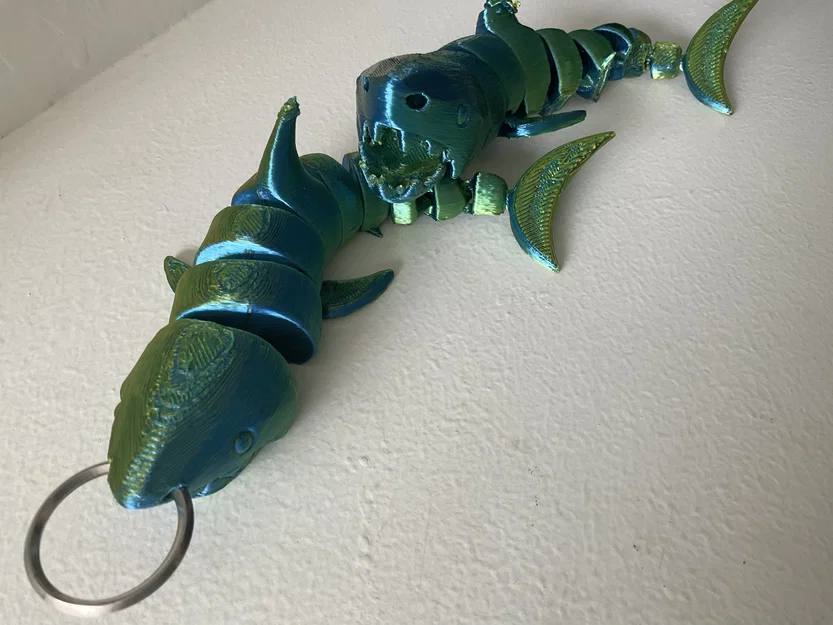 Móc khóa cá mập khớp nối linh hoạt (Articulated Shark Keychain) - Image 1