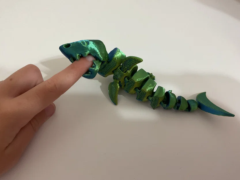 Móc khóa cá mập khớp nối linh hoạt (Articulated Shark Keychain) - Image 3