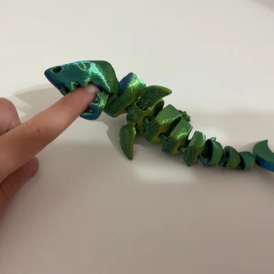 Móc khóa cá mập khớp nối linh hoạt (Articulated Shark Keychain)