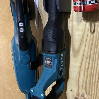 Giá treo máy cưa kiếm Makita treo tường tiện lợi bằng in 3D
