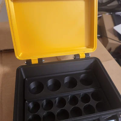 Hộp đựng lọ với các insert 1x3 Gridfinity cho insulin, keo, peptide và mỹ phẩm