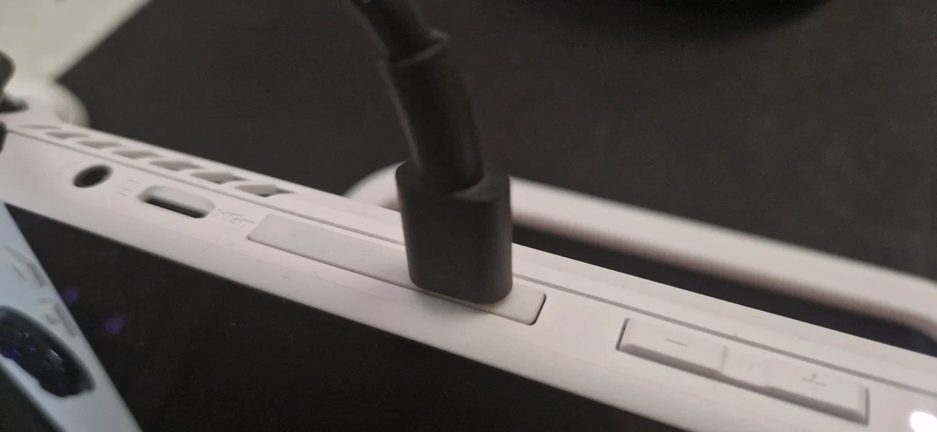 Nắp đậy cổng kết nối ROG Ally Dock Cover - Bảo vệ thiết bị của bạn - Image 1