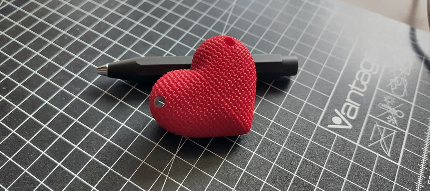 Móc khóa trái tim đôi có nam châm hít (Heart keychain) in 3D - Image 1