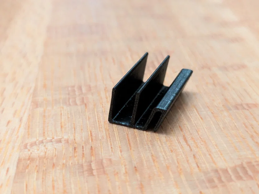 Kẹp giữ tấm chắn nhiệt cửa sổ cho Volkswagen Golf MK 6 - Image 2