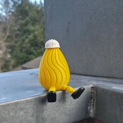 Mô hình trứng Phục sinh đội mũ bảo hộ 3D độc đáo