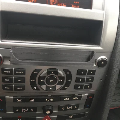 Đế giữ iPhone 5/5s/SE gắn khe đĩa CD cho xe Peugeot 407