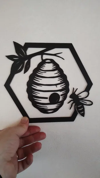 Mẫu trang trí treo tường hình tổ ong và chú ong xinh xắn - Image 1