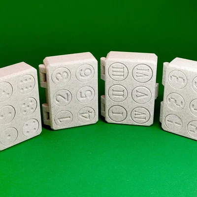 Bộ xúc xắc kèm hộp in liền khối (Print-in-place)